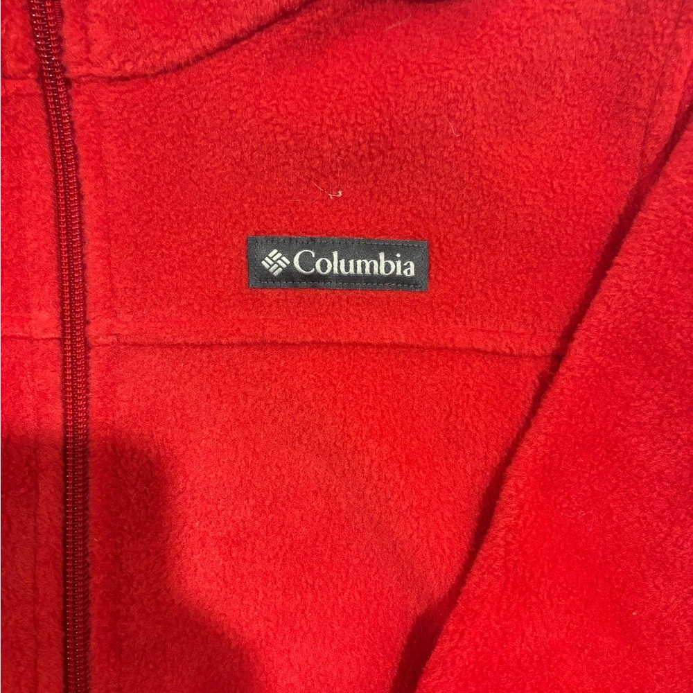 Columbia Sportswear Company, Unisex L, Red fluffy zip up sweater - Picture 2 of 5